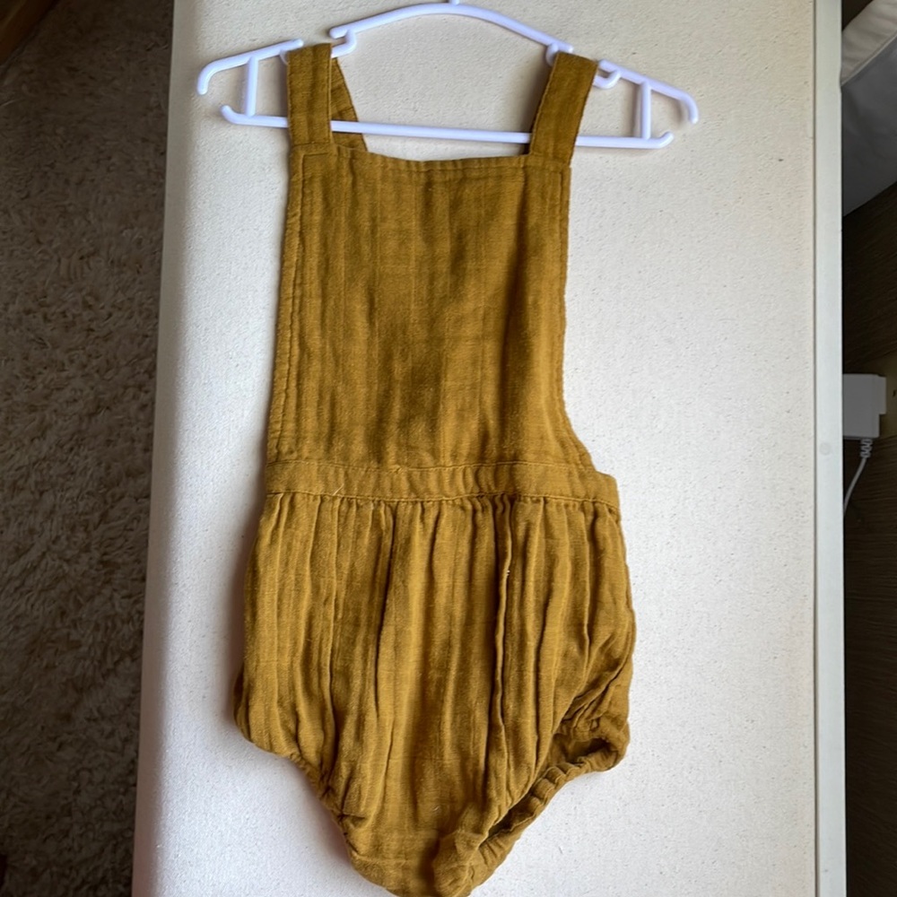 Jamie kay 3 yr romper great for fall or winter with a long sleeve & leggings